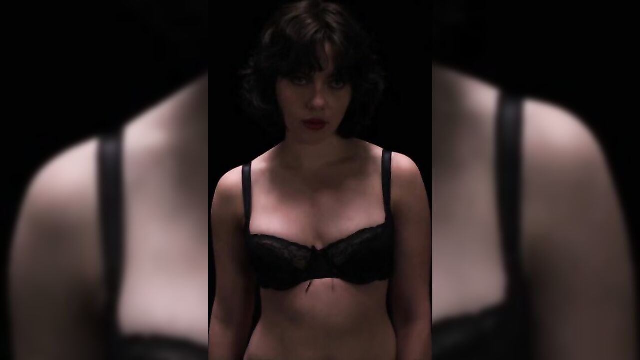 Scarlett Johansson, scene in - Under the Skin (2014)