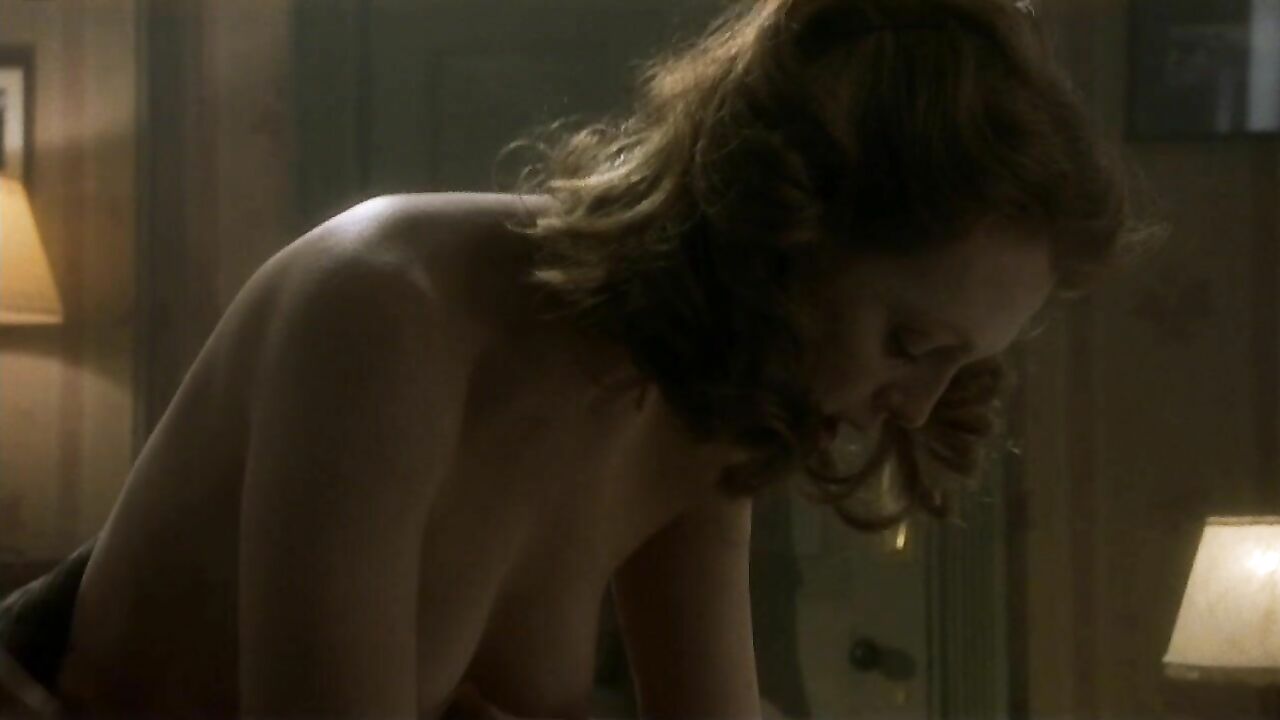 Julianne Moore nude, scene in The End of the Affair (1999)