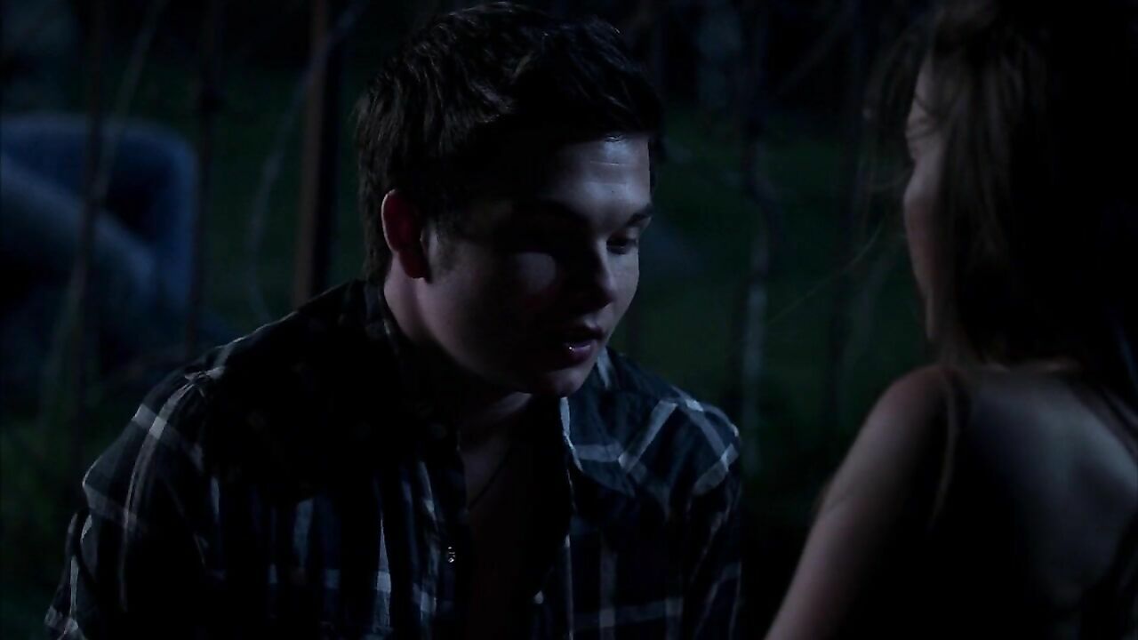 Bailey Noble nackt, Szene in True Blood s06e08 (2013)