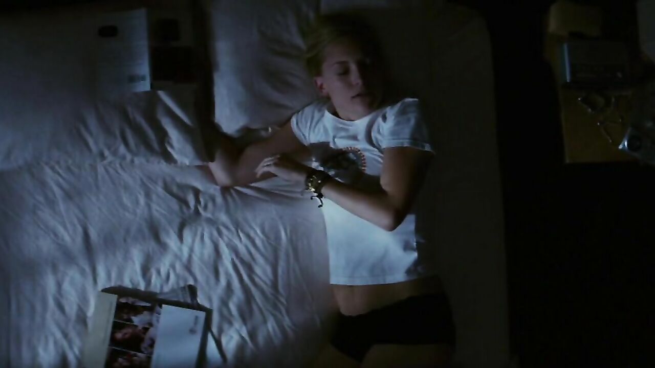 Nude scene with Kate Hudson - The Skeleton Key (2005)