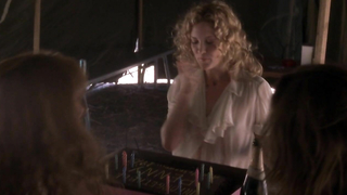 Nude scene with Kate Hudson , Anna Paquin - Almost Famous (2000)