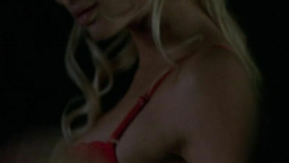 Nude scene with Paris Hilton - House of Wax (2005)