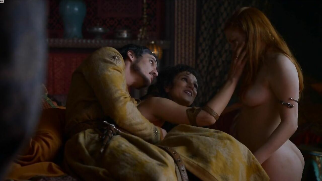 Josephine Gillan, Kristen Gillespie - Game of Thrones s04e01 (2014)