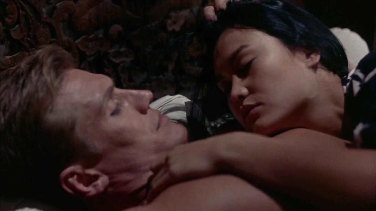 Tia Carrere nude, sex scene from Showdown in Little Tokyo (1991)