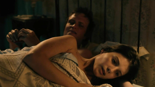 Melanie Laurent nua, cena de sexo de Trem Noturno para Lisboa (2013)