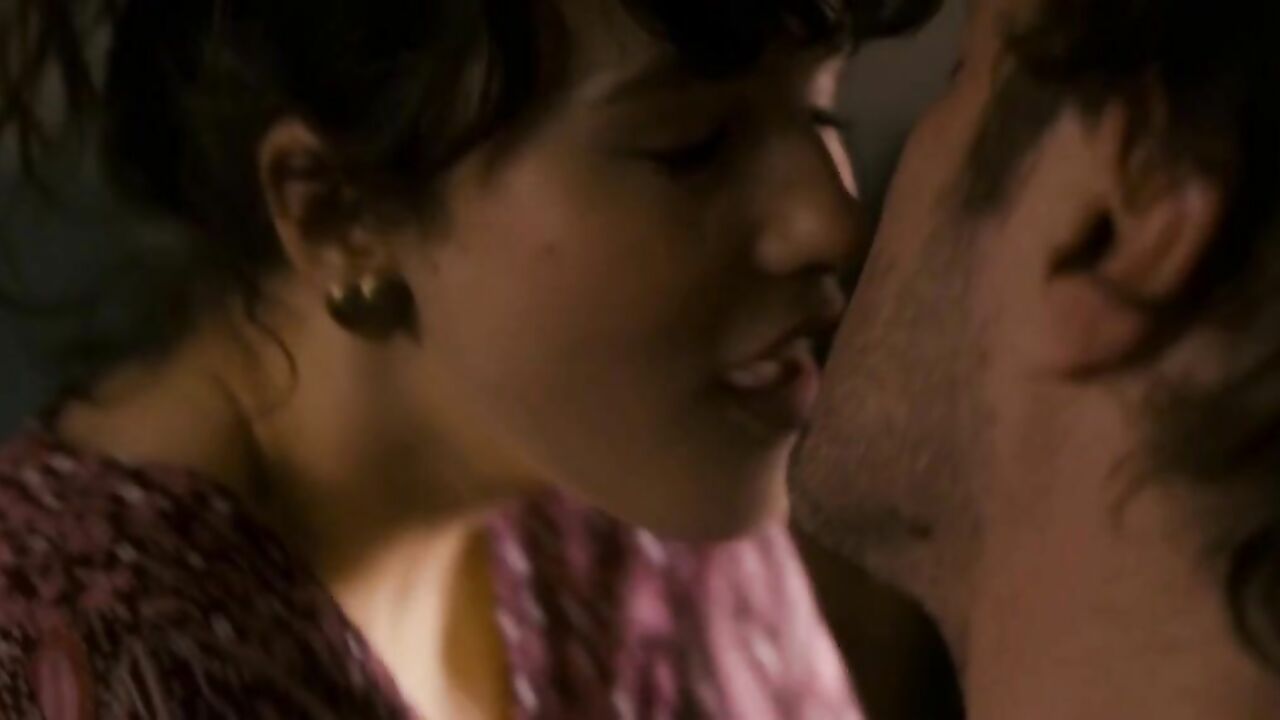 Jessica Brown Findlay nackt, Sexszene aus Albatross (2011)