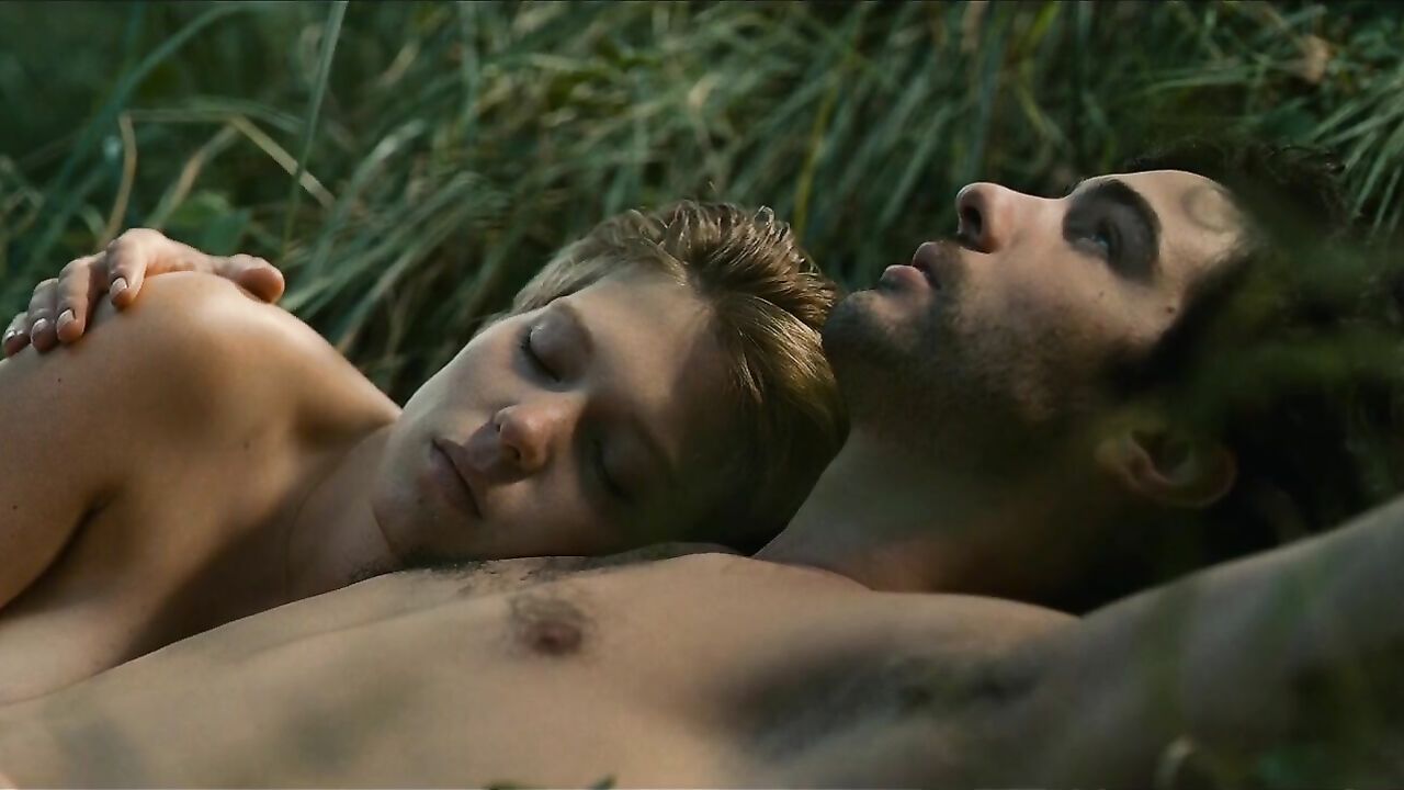 Lea Seydoux nude, sex scene from Grand Central (2013)