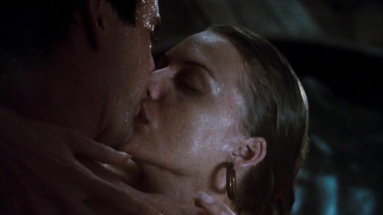 Michelle Pfeiffer nude, sex scene from Tequila Sunrise (1988)