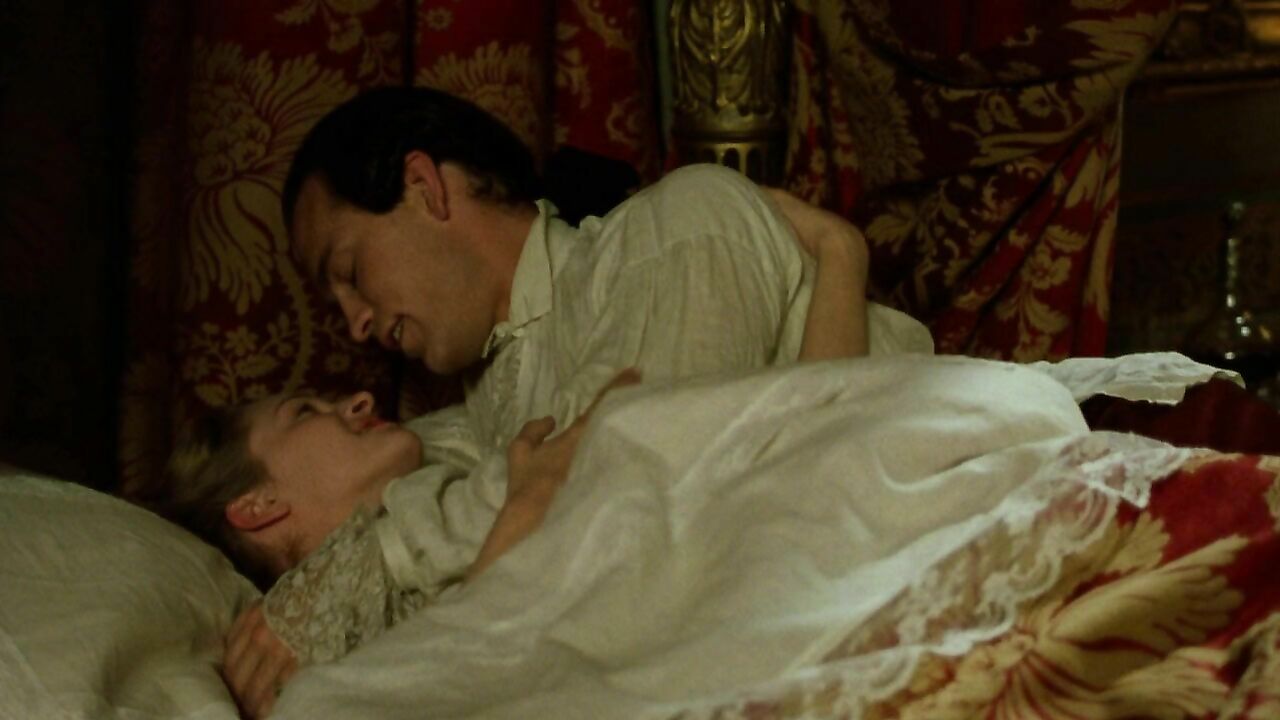 Uma Thurman nude, sex scene from Dangerous Liaisons (1988)