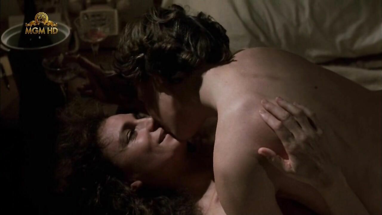 Virginia Madsen and Jacqueline Bisset nude, sex scene from Class (1983)