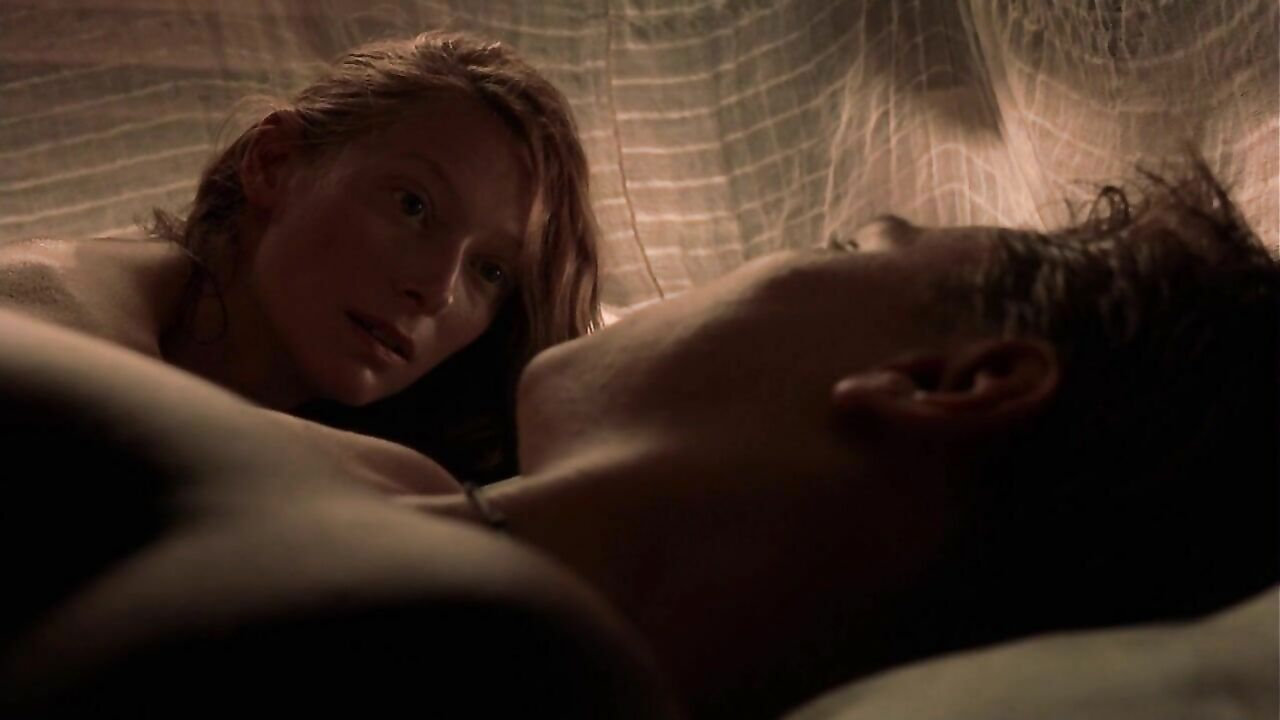 Tilda Swinton nude, sex scene from The Beach (2000)