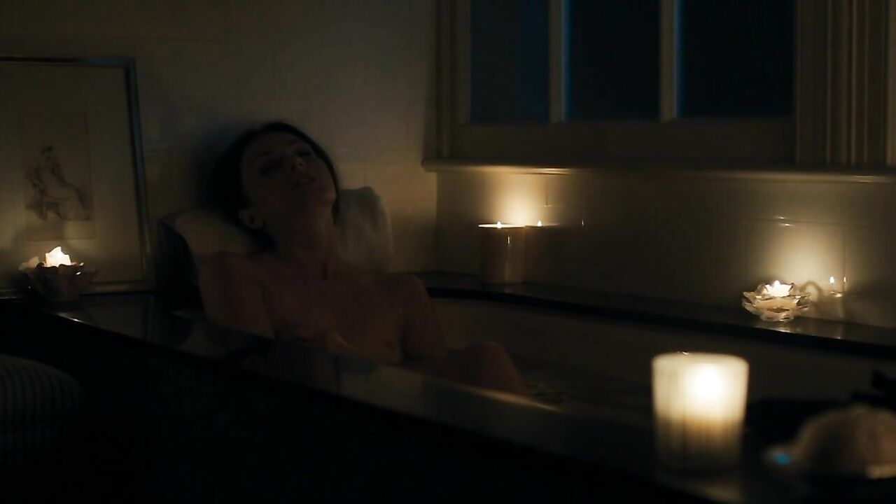 Irina Dvorovenko - Flesh and Bone s01e05 (2015)