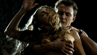 Anna Kazuchic desnuda, escena de sexo de Julenka (2009)