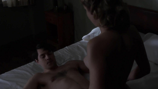 Rose McIver nua, cena de sexo de Masters of Sex s01e05 (2013)