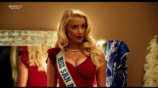 Amber Heard desnuda, escena de sexo de Machete Kills (2013)