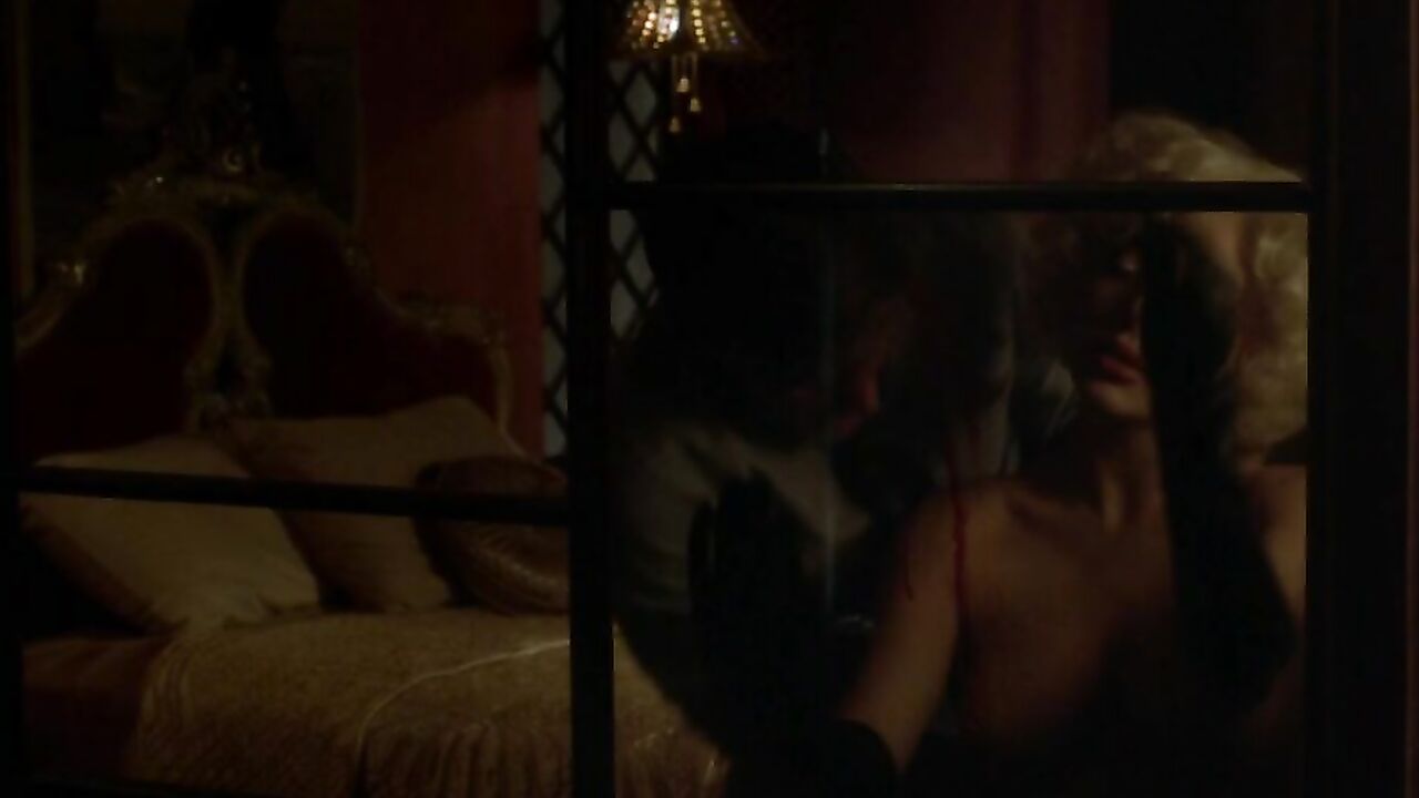 Elena Satine und Jessica Marais nackt, Sexszene aus Magic City s02e08 (2013)