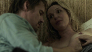 Julie Delpy çıplak, Before Midnight (2013) filminden seks sahnesi