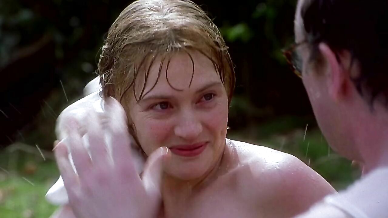 Kate Winslet nackt, Sexszene aus Iris (2001)