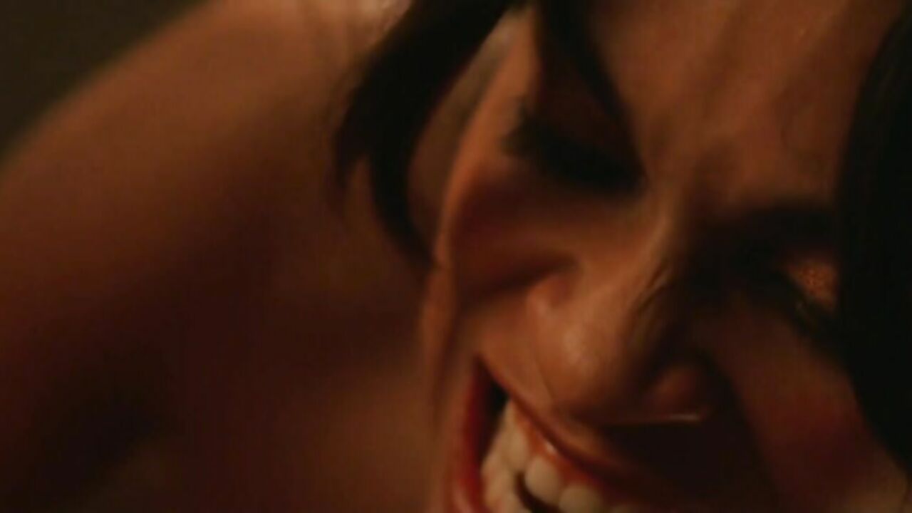 Rosario Dawson nackt, Sexszene aus Alexander (2004)