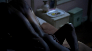 Rutina Wesley nue, scène de sexe de True Blood s02 (2009)