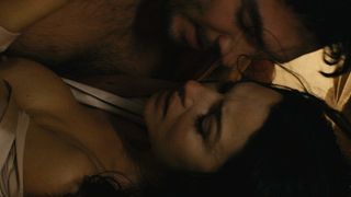 Monica Bellucci nue, scène de sexe de Don't Look Back (2009)