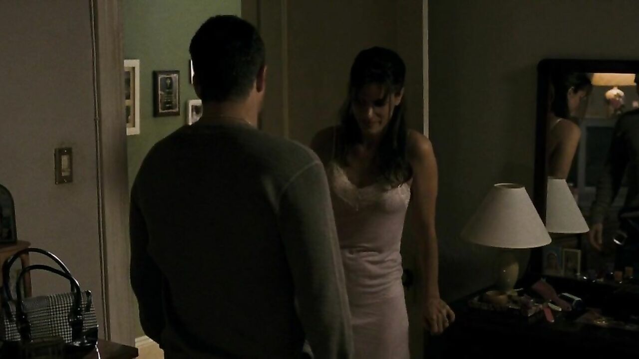 Amanda Peet nackt, Sexszene aus What Doesn't Kill You (2008)