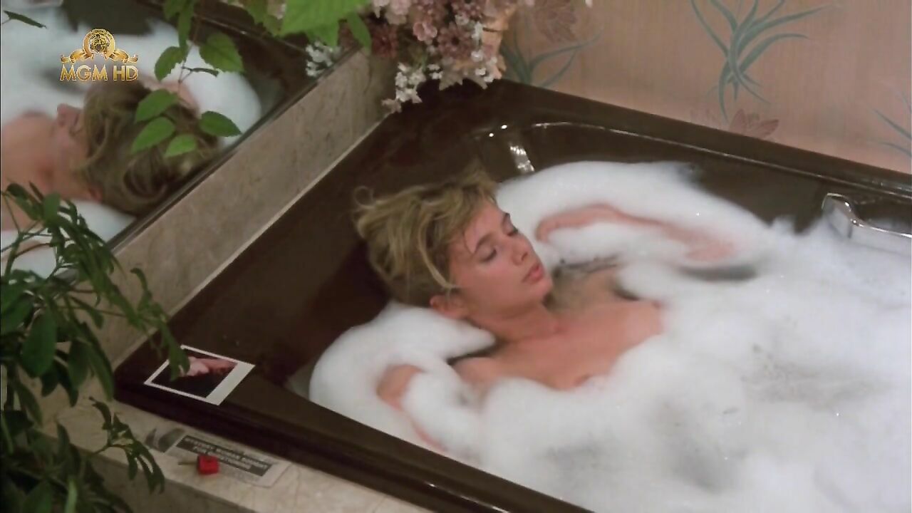 Rosanna Arquette erotic scene from Desperately Seeking Susan (1985)