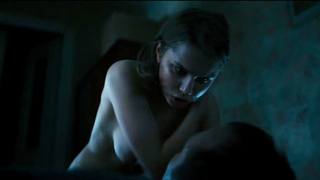 Daria Melnikova erotic scene from Stalnaya babochka (2012)