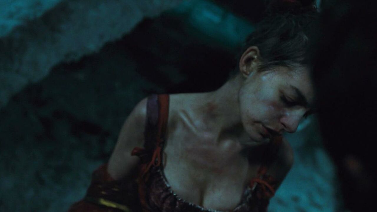 Anne Hathaway erotic scene from Les Miserables (2012)