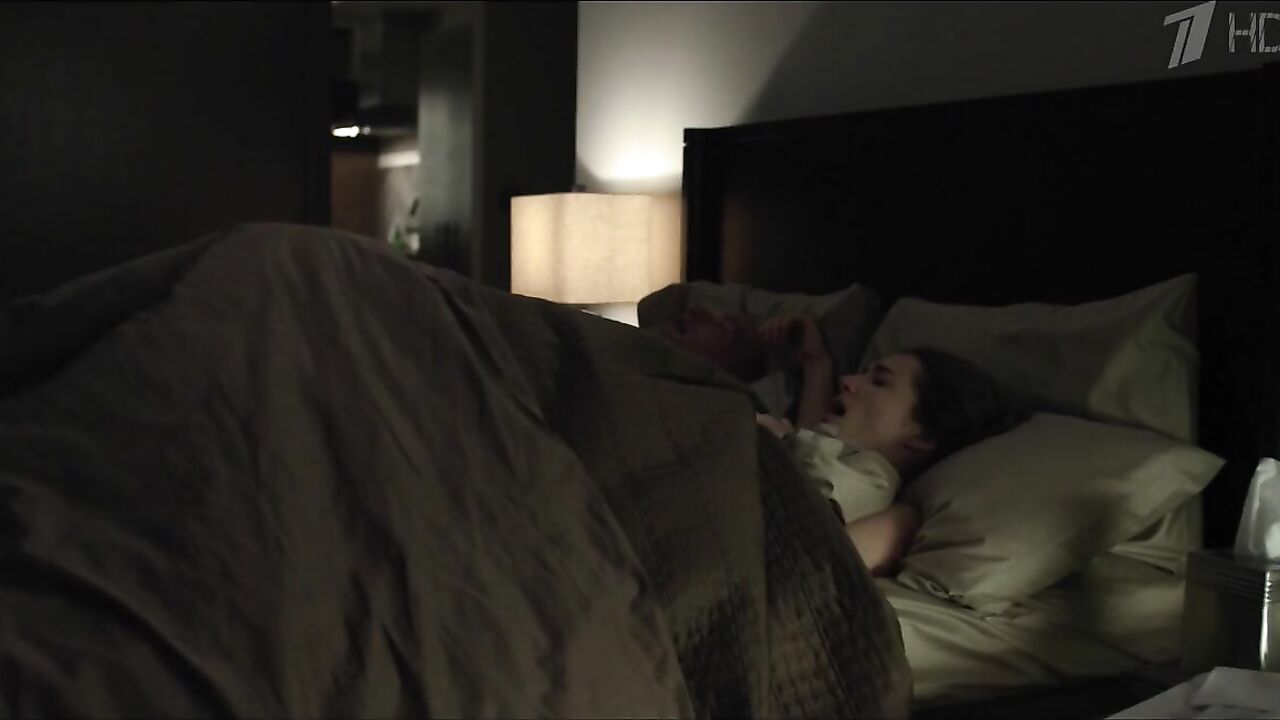 Kristen Connolly erotische Szene aus House Of Cards s01e01 (2013)