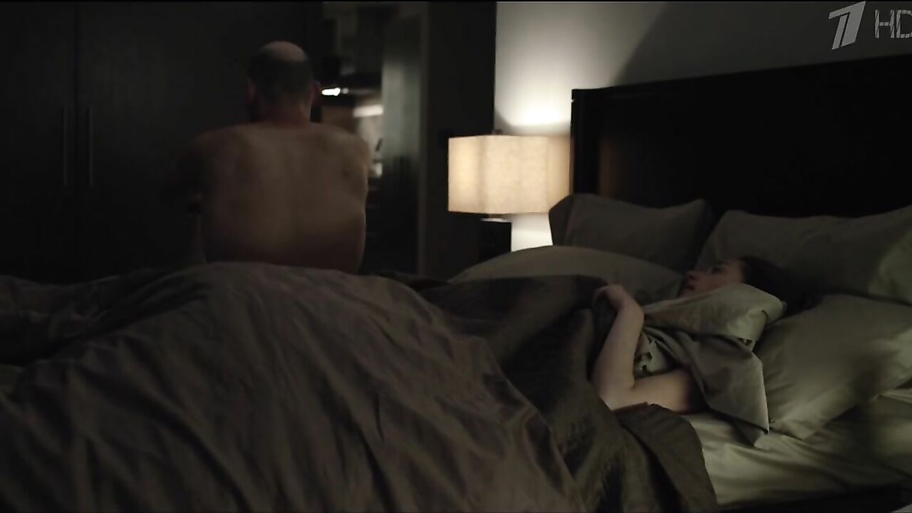 Kristen Connolly erotische Szene aus House Of Cards s01e01 (2013)