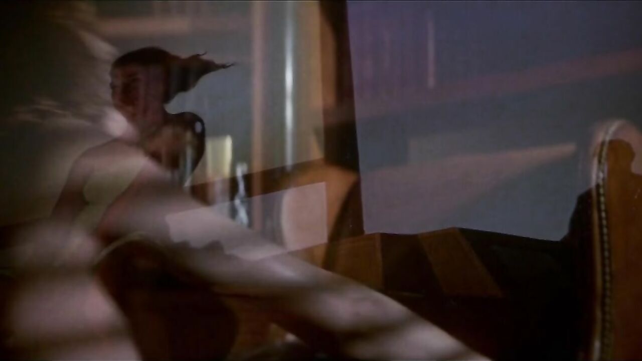 Rene Russo nude, sex scene from The Thomas Crown Affair (1999)