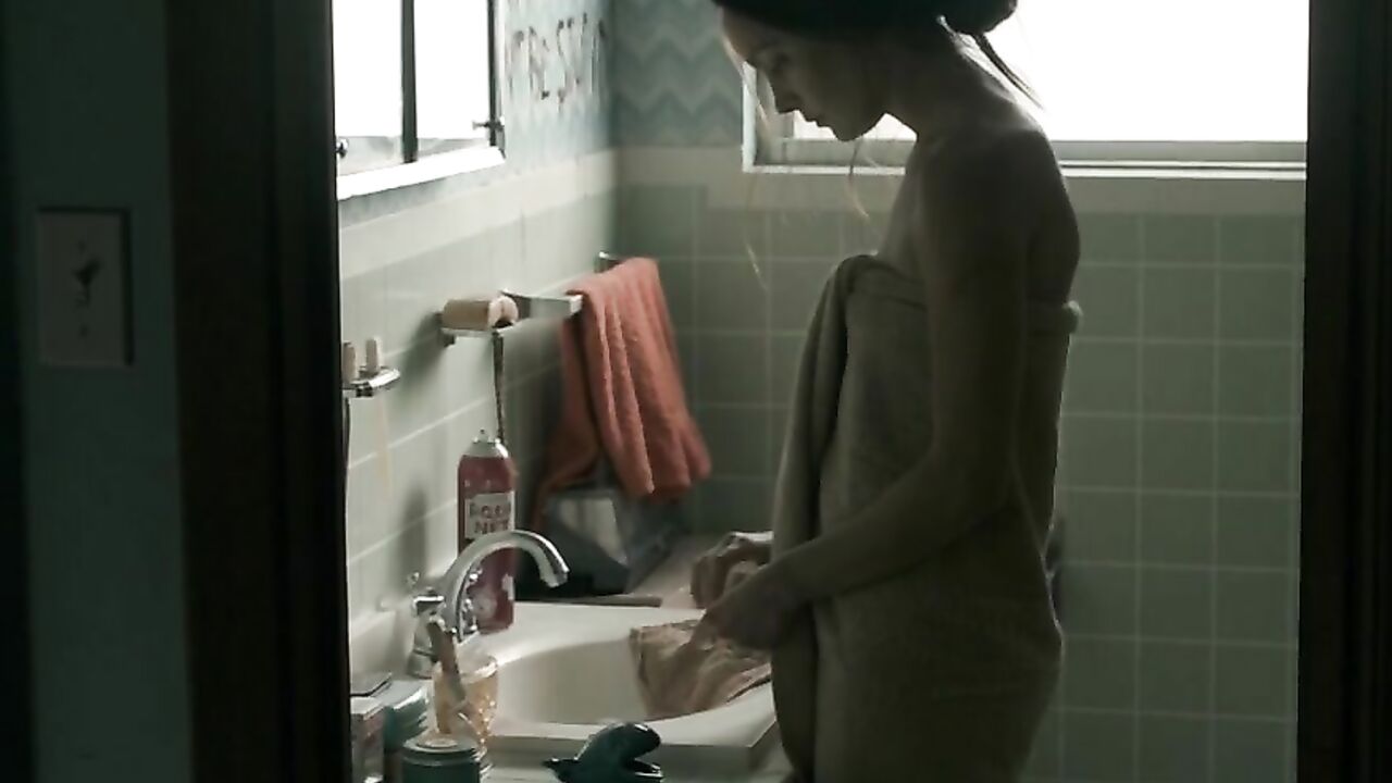 Erotische Szene von Jodi Balfour aus Quarry s01e04 (2016)