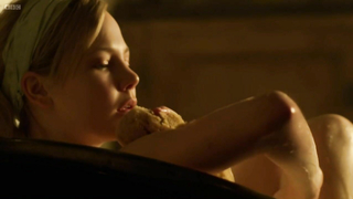 Adelaide Clemens nackt, Sexszene aus Parade's End s01e03 05 (2012)