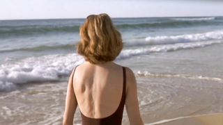 Scena erotica di Maya Gaugler da Sous le Sable (2001)