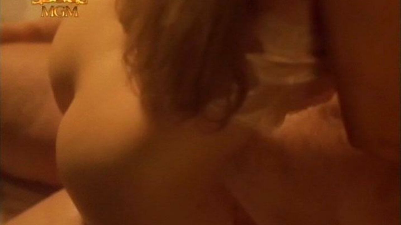 Kelly Preston nude, sex scene from Mrs. Munck (1995)