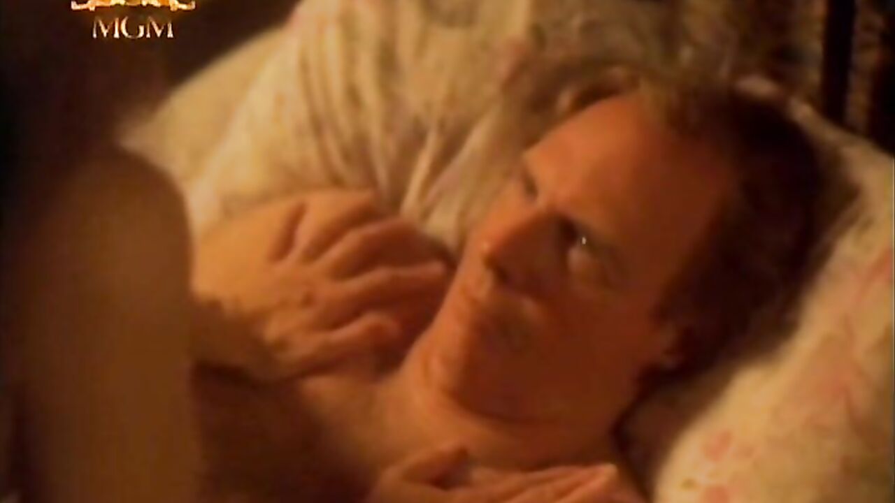 Kelly Preston nude, sex scene from Mrs. Munck (1995)