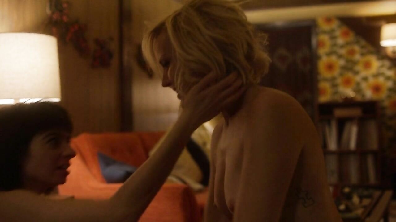 Malin Akerman und Kate Micucci nackt, Sexszene aus Easy s01e06 (2016)