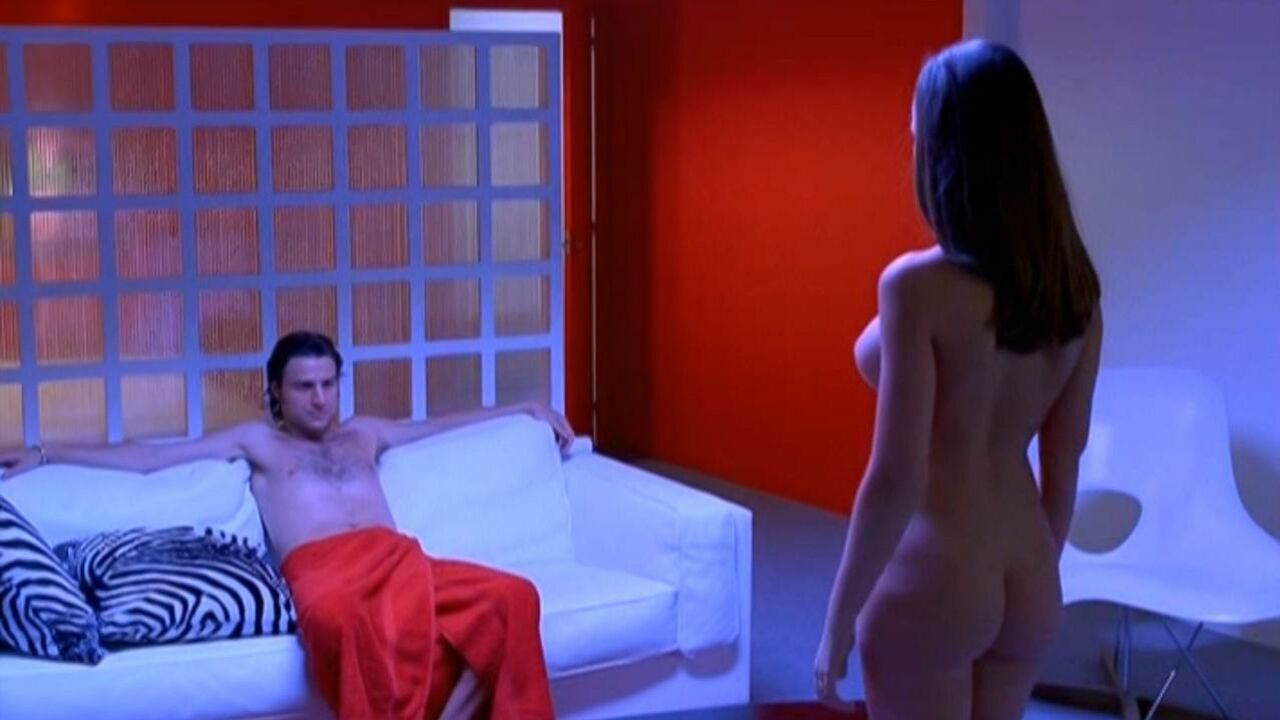 Susana Segorbe erotic scene from Cosa de brujas (2003)