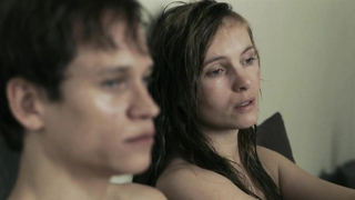 Martina Gedeck et Nadja Uhl nues, scène de sexe du complexe Baader Meinhof (2008)