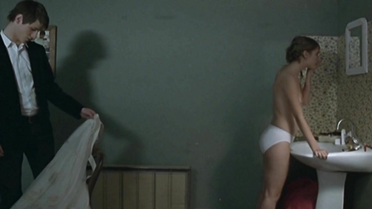 Melanie Laurent erotic scene from Le dernier jour (2004) #2