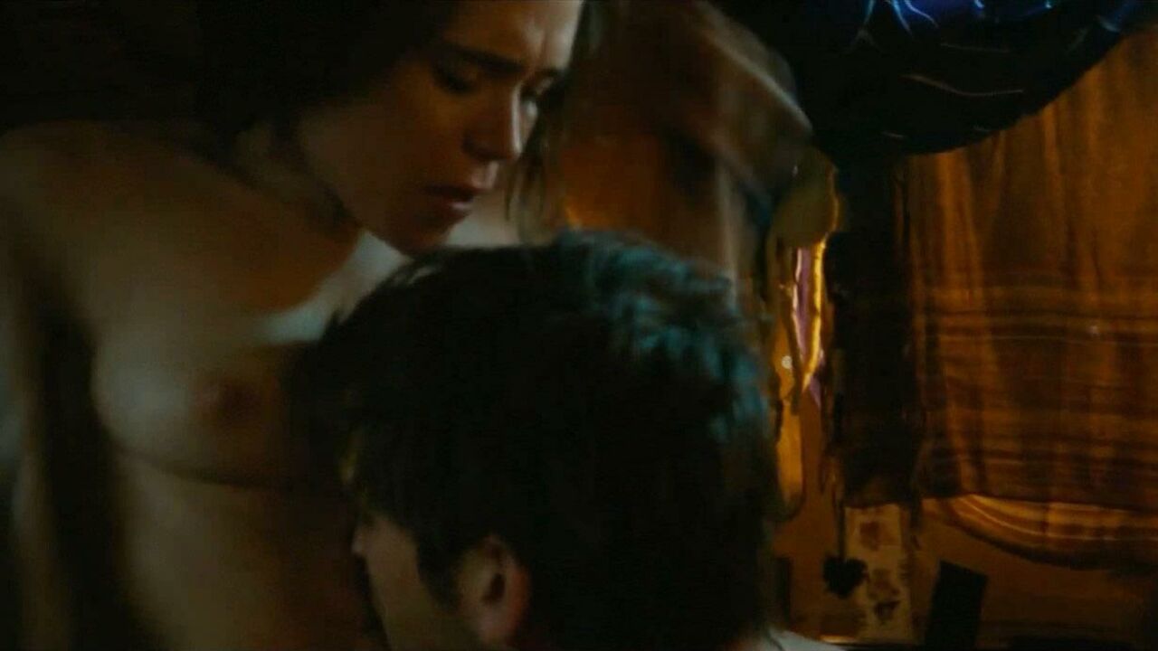 Ellen Page nude, sex scene from Tallulah (2016)