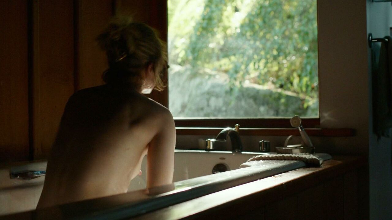 Evan Rachel Wood erotic scene from Into the Forest (2015)