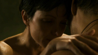 Julia Koschitz erotic scene from Hin und weg (2014)