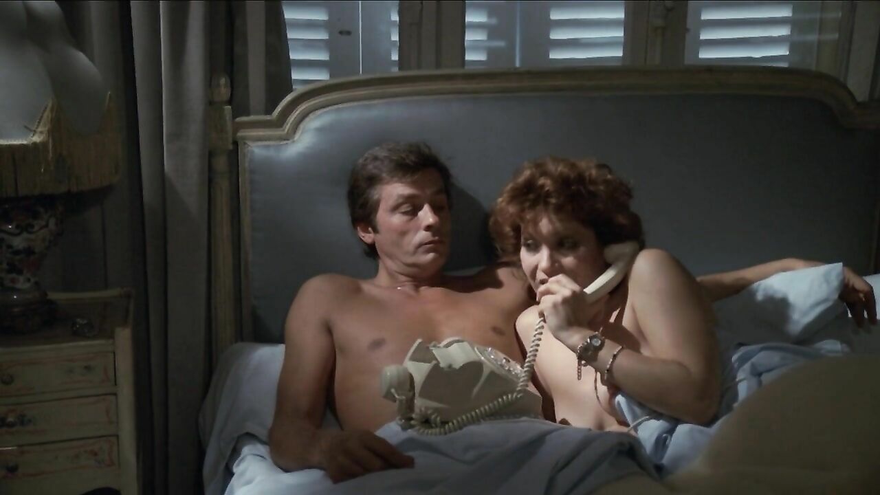 Andrea Ferreol erotic scene from Le Battant (1983)