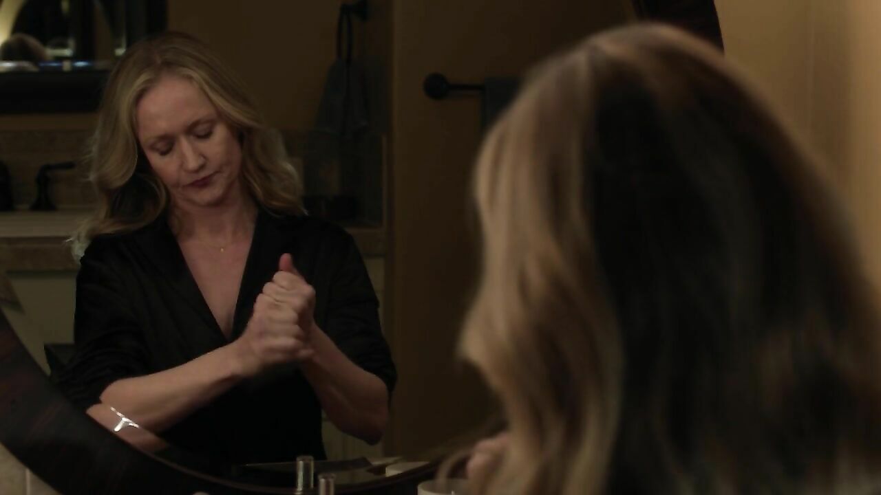 Paula Malcomson erotic scene from Ray Donovan s04e01 (2016)