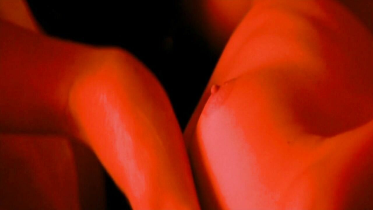 Clotilde Courau nude, sex scene from Promenons nous dans les bois (2000)