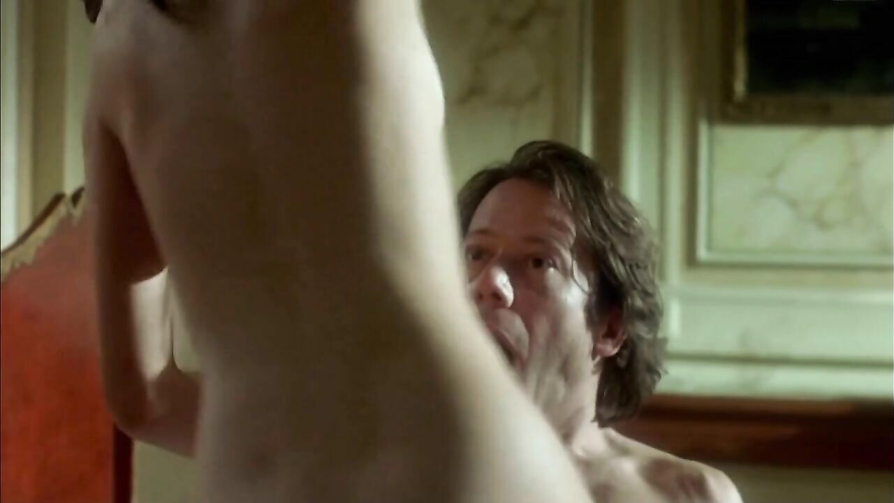 Stephanie Pasterkamp nude, sex scene from Le grand appartement (2006)