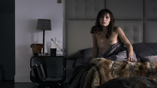 Lilou Fogli e Sylvie Paupardin e Karole Rocher scena erotica da Braquo s01e01 scena erotica del02 (2009)