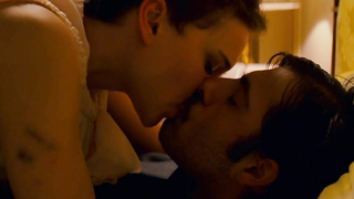 Natalie Portman erotic scene from Hotel Chevalier (2007)